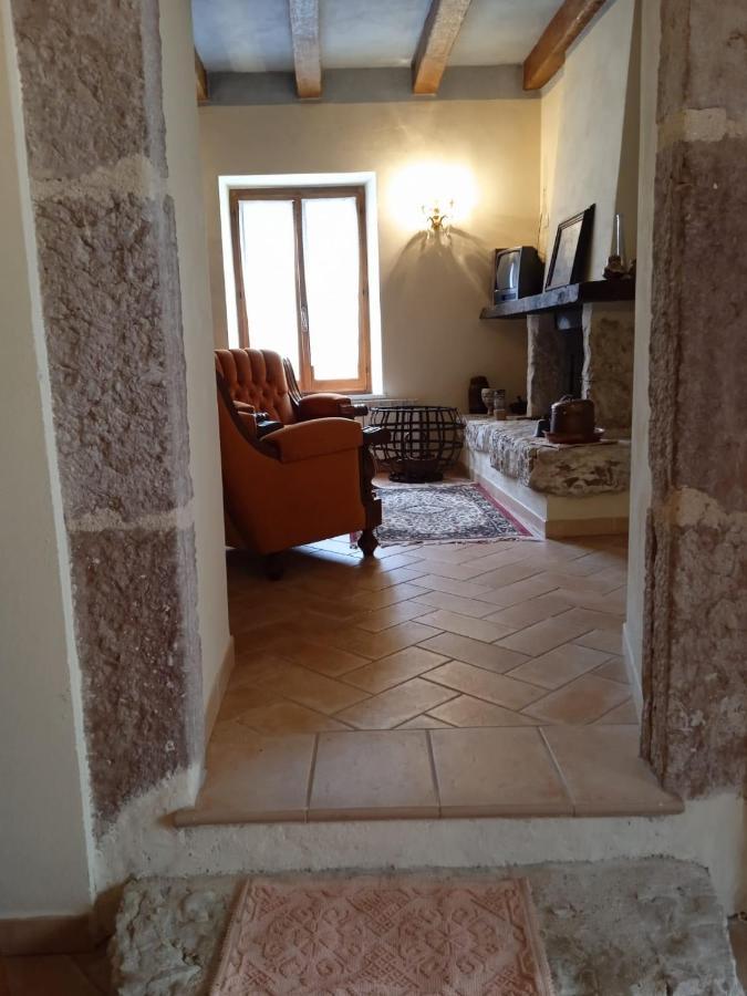 Appartamento Storico A Valle San Martino Di Spoleto Exterior foto