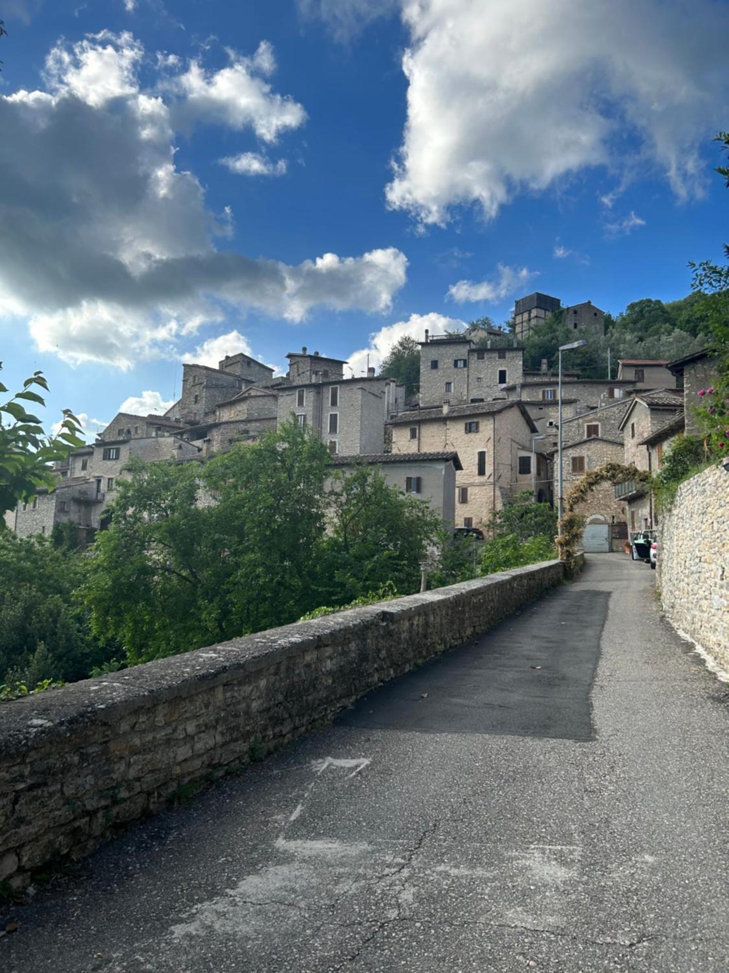 Appartamento Storico A Valle San Martino Di Spoleto Exterior foto